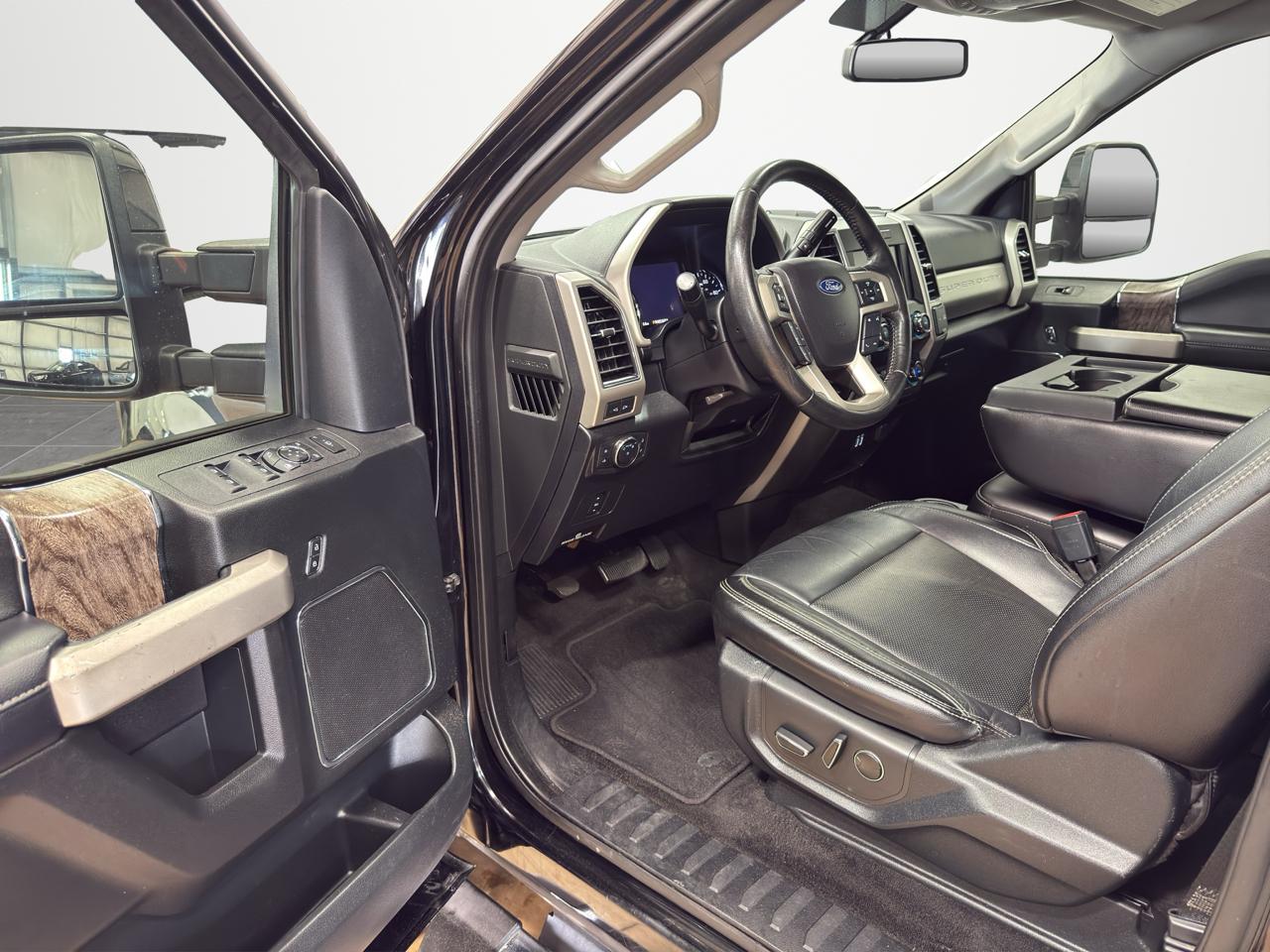 Ford Super Duty F-250 SRW Lariat 4WD Crew Cab 6.75' Box 2019