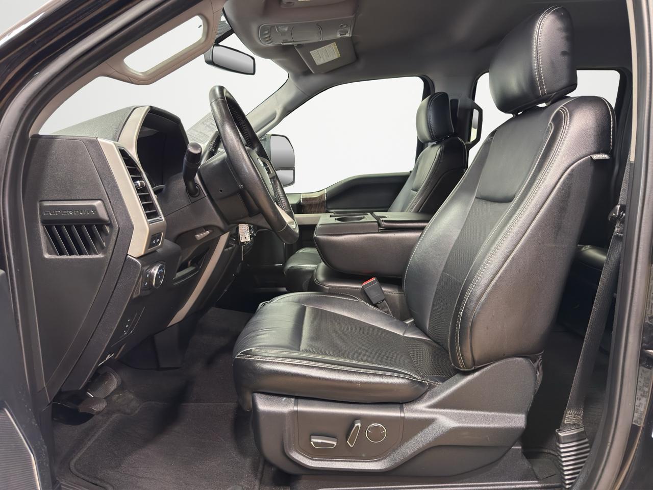 Ford Super Duty F-250 SRW Lariat 4WD Crew Cab 6.75' Box 2019