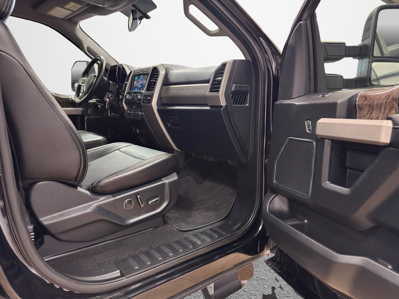 Ford Super Duty F-250 SRW Lariat 4WD Crew Cab 6.75' Box 2019