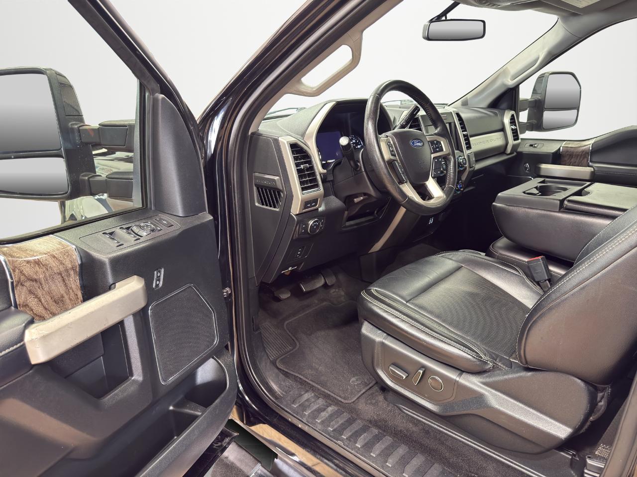 Ford Super Duty F-250 SRW Lariat 4WD Crew Cab 6.75' Box 2019