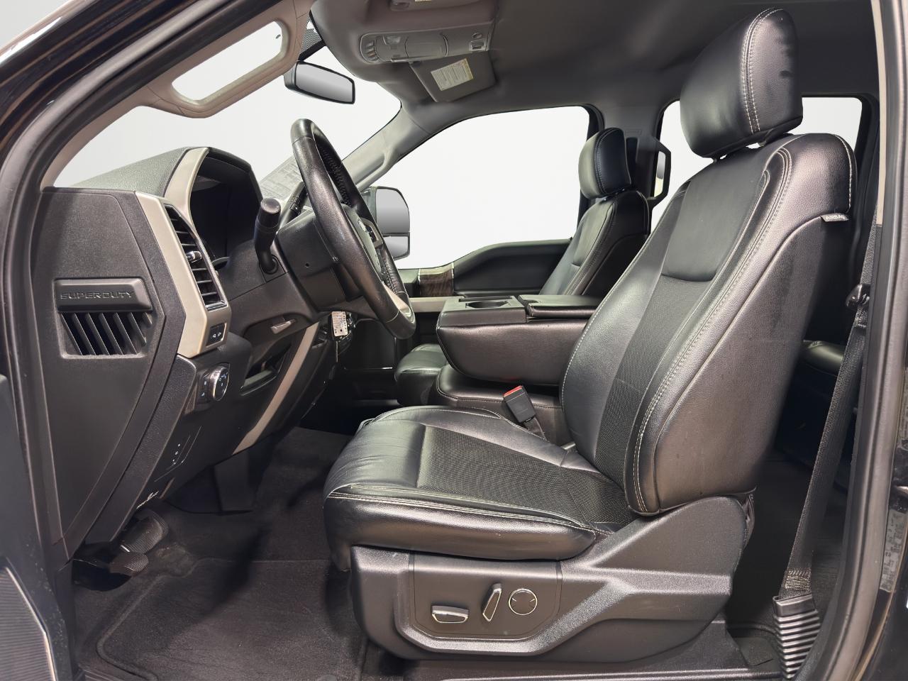 Ford Super Duty F-250 SRW Lariat 4WD Crew Cab 6.75' Box 2019