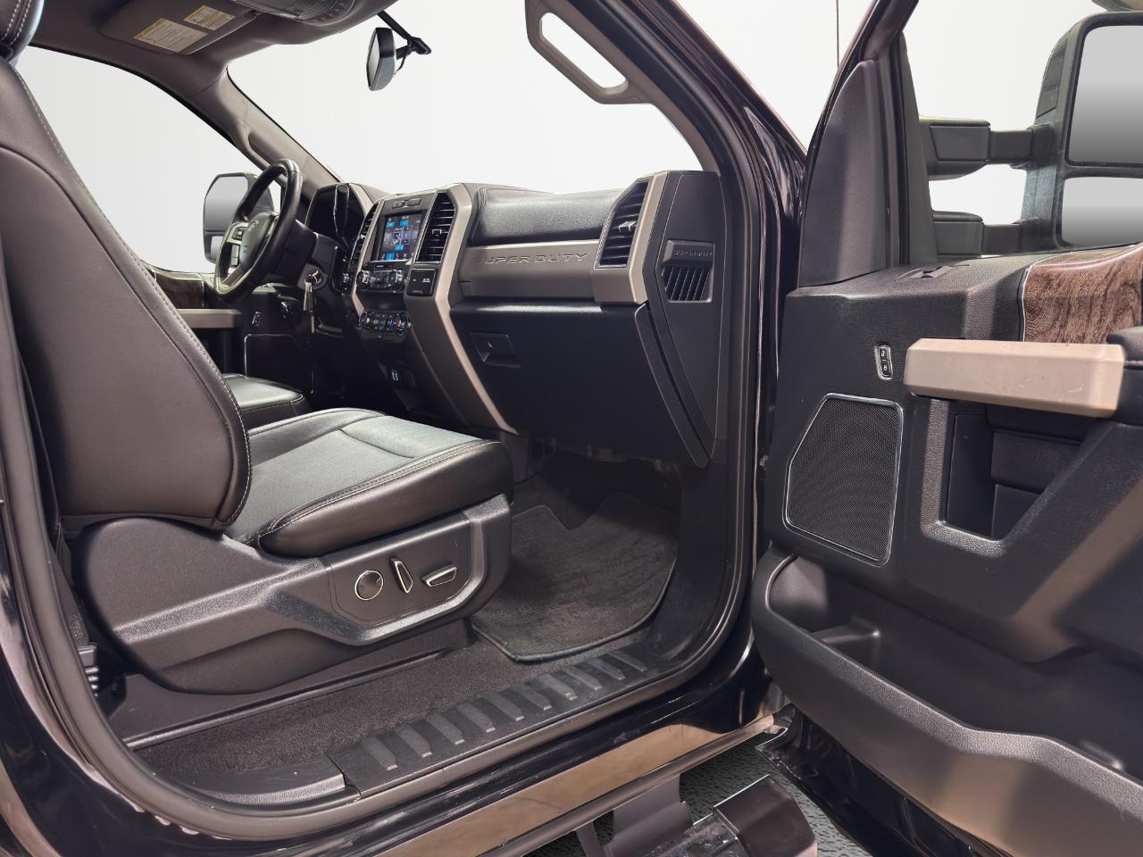 Ford Super Duty F-250 SRW Lariat 4WD Crew Cab 6.75' Box 2019