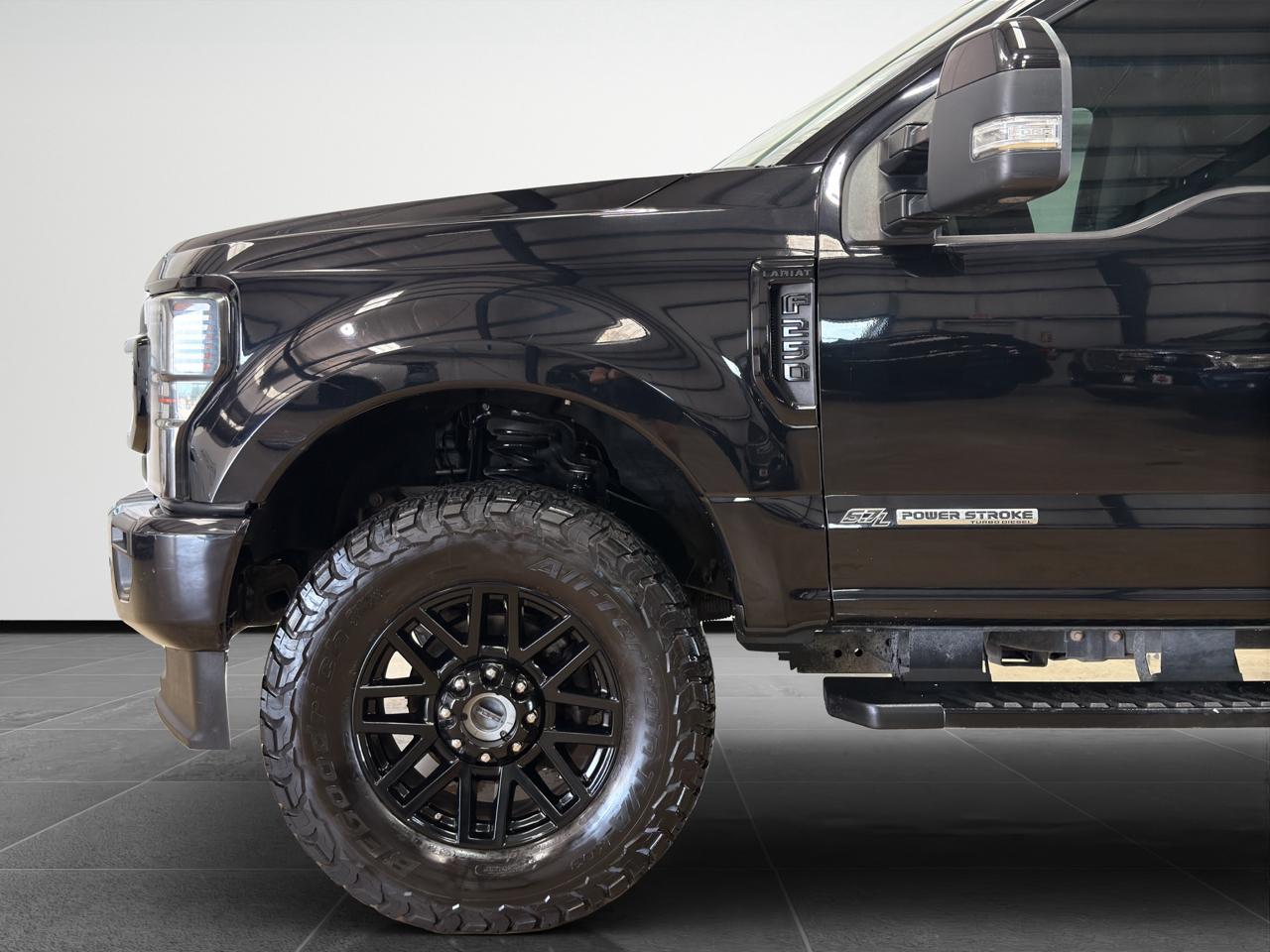 Ford Super Duty F-250 SRW Lariat 4WD Crew Cab 6.75' Box 2021