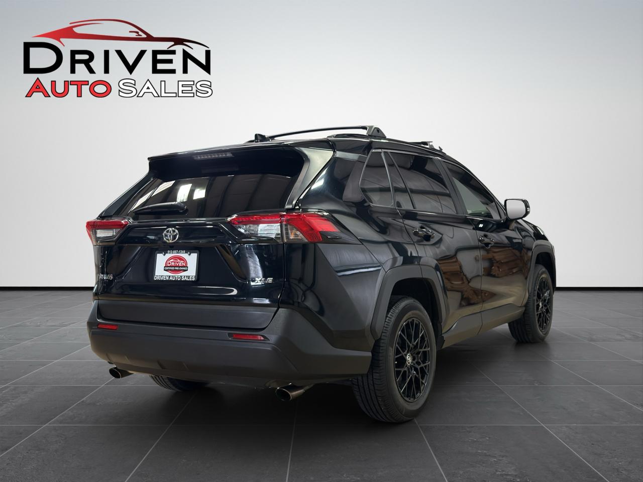 Toyota RAV4 XLE FWD (Natl) 2019