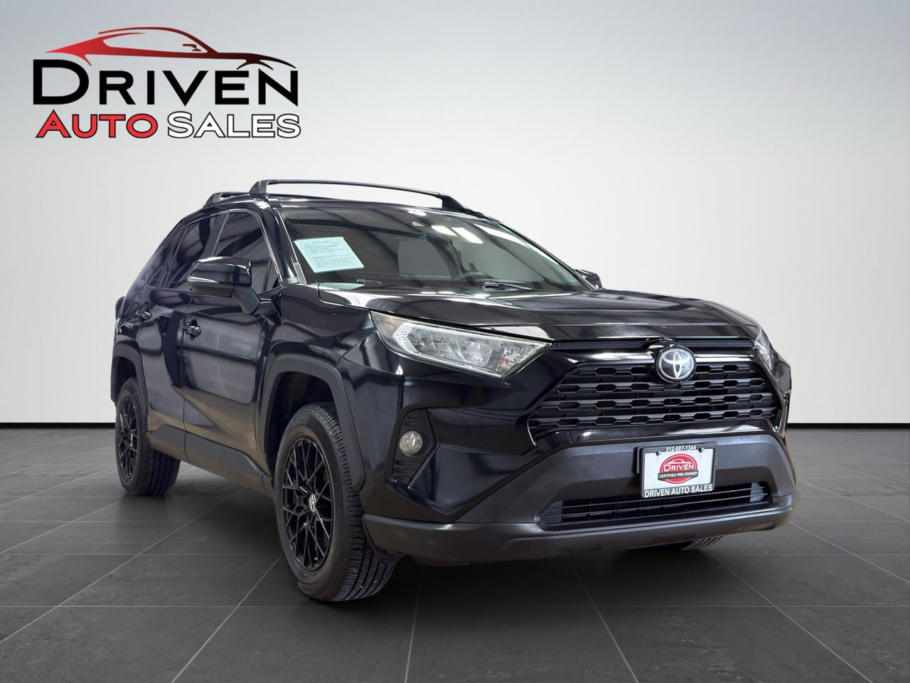 Toyota RAV4 XLE FWD (Natl) 2019