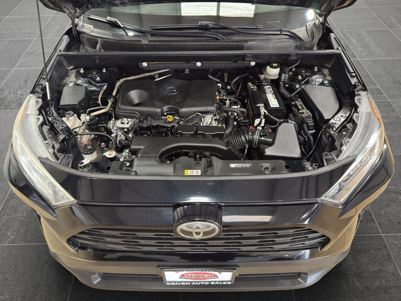 Toyota RAV4 XLE FWD (Natl) 2019