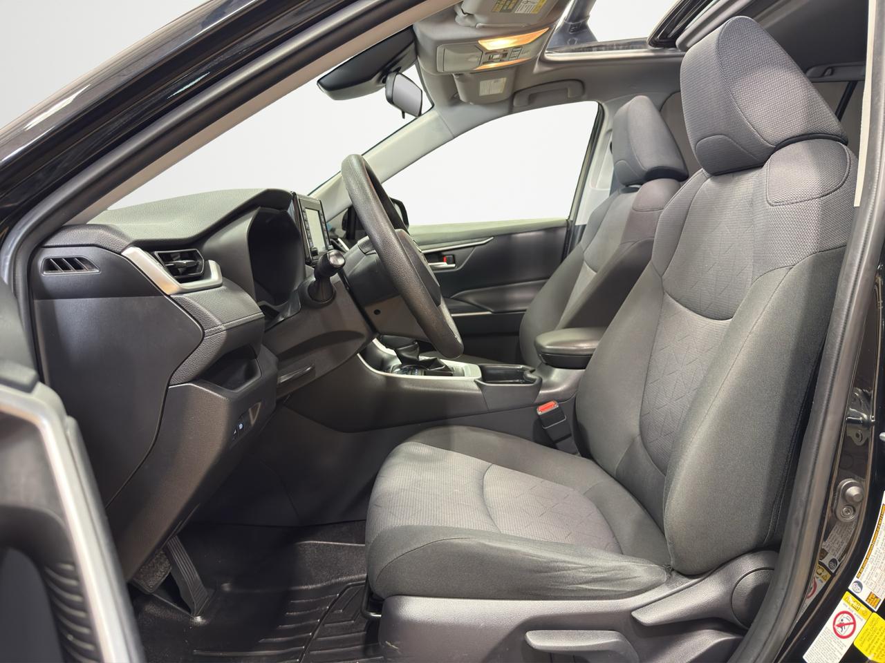 Toyota RAV4 XLE FWD (Natl) 2019