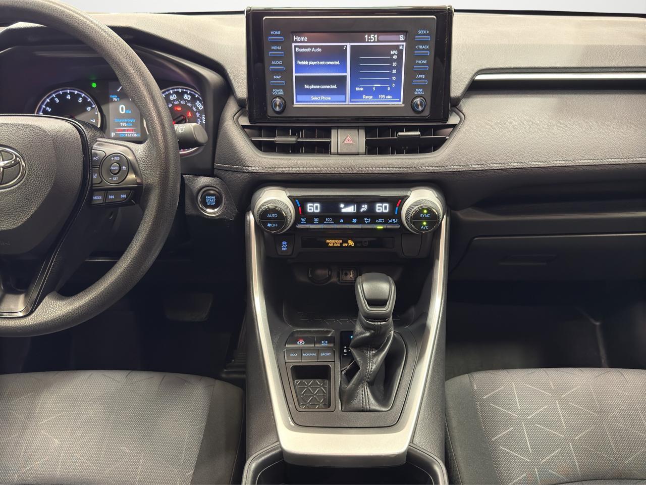 Toyota RAV4 XLE FWD (Natl) 2019