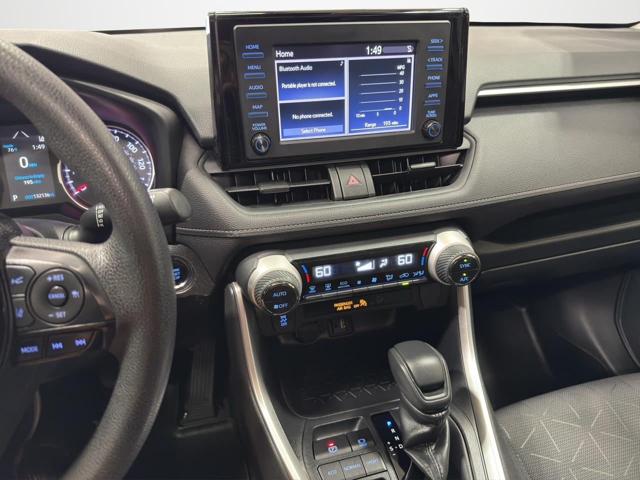 Toyota RAV4 XLE FWD (Natl) 2019