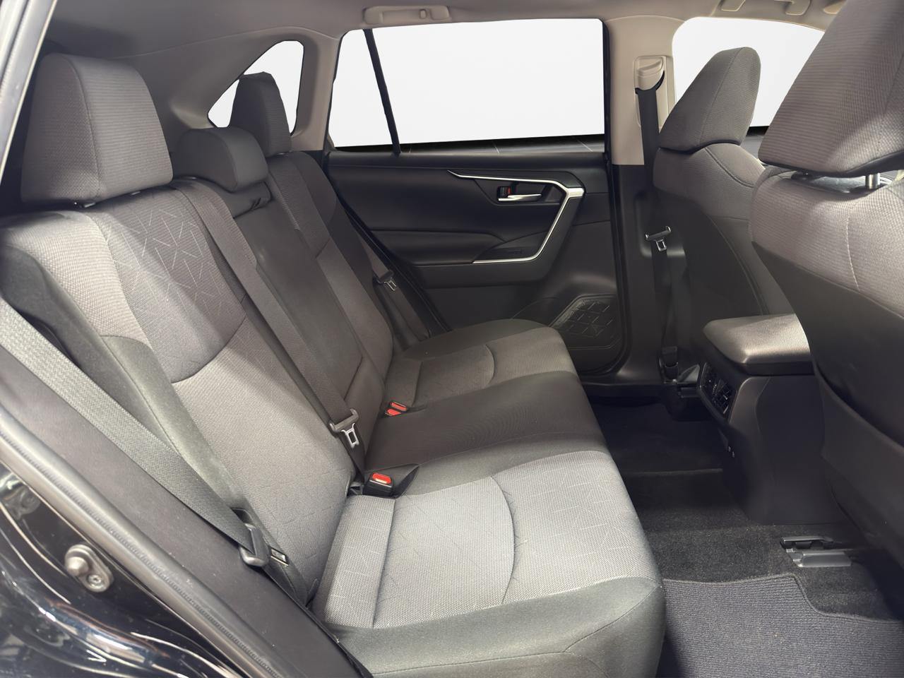 Toyota RAV4 XLE FWD (Natl) 2019