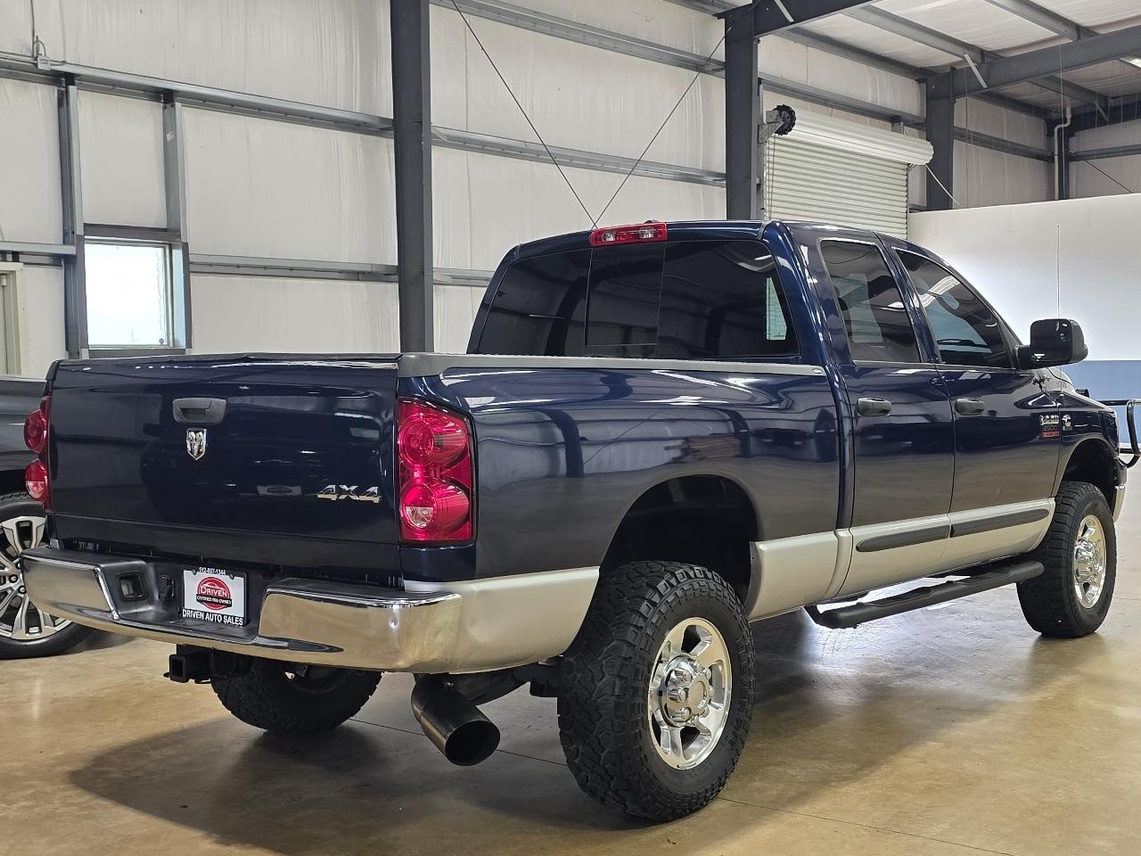 Dodge Ram 2500 4WD Quad Cab 140.5" SLT 2007