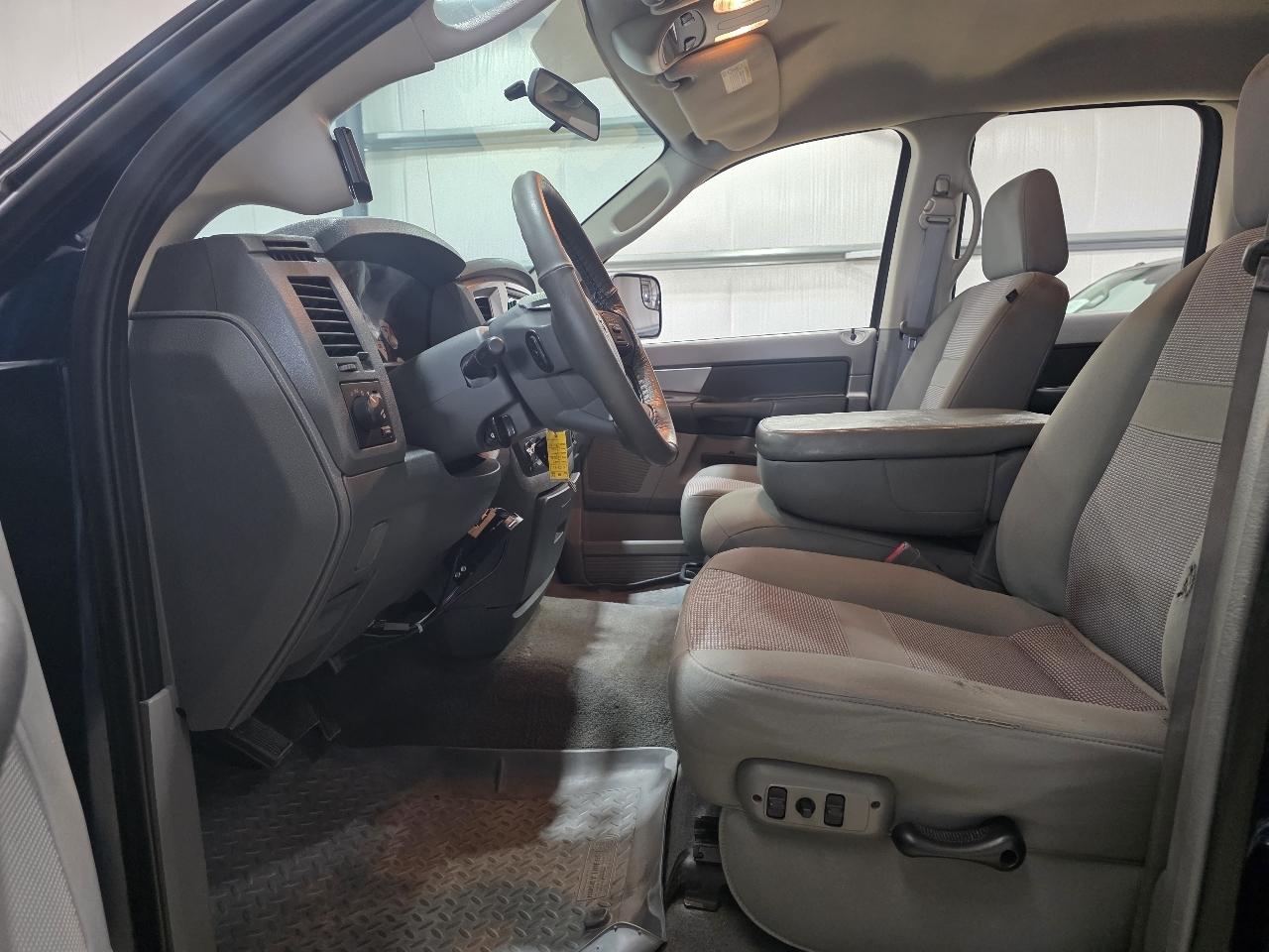 Dodge Ram 2500 4WD Quad Cab 140.5" SLT 2007