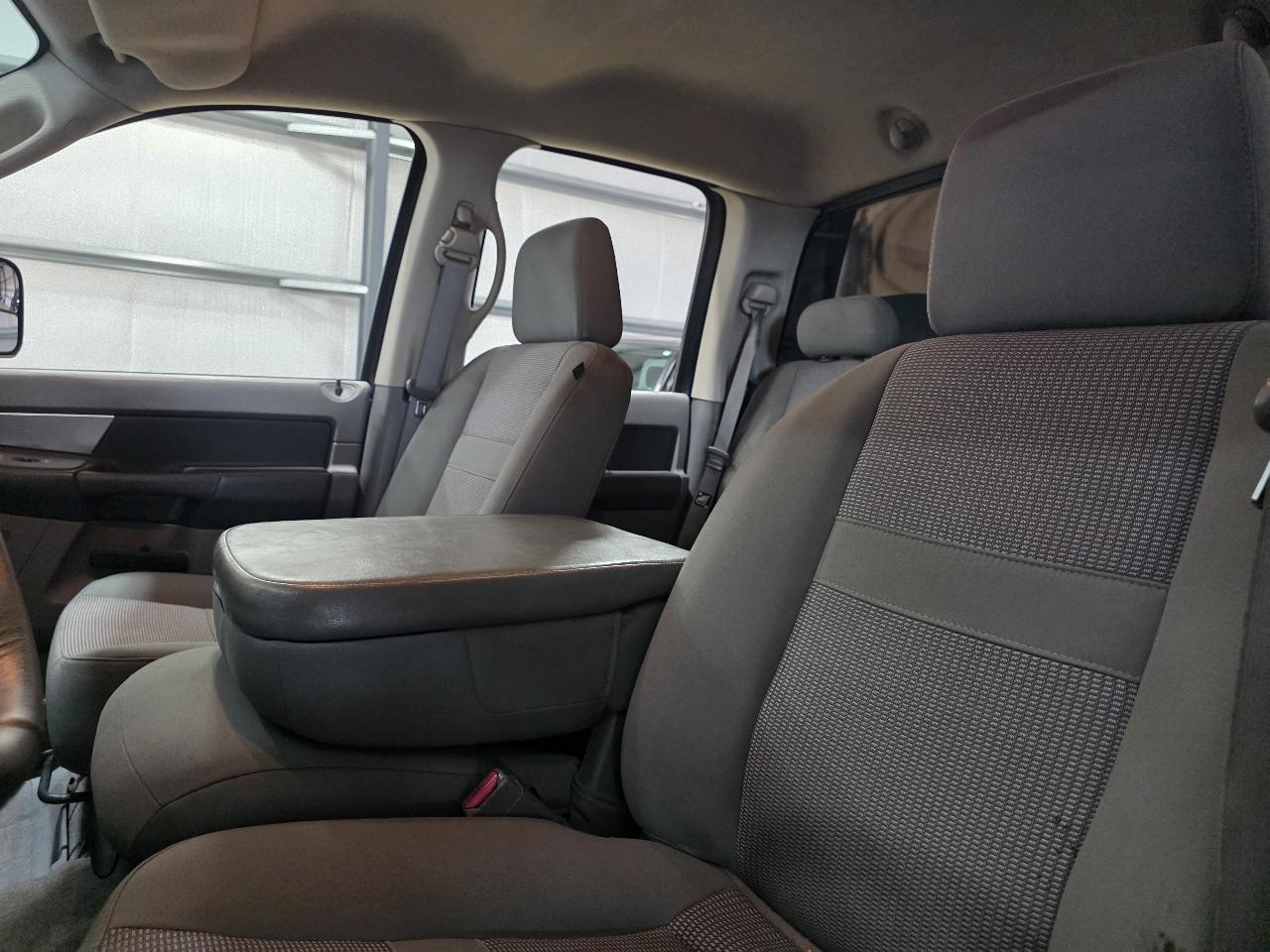 Dodge Ram 2500 4WD Quad Cab 140.5" SLT 2007