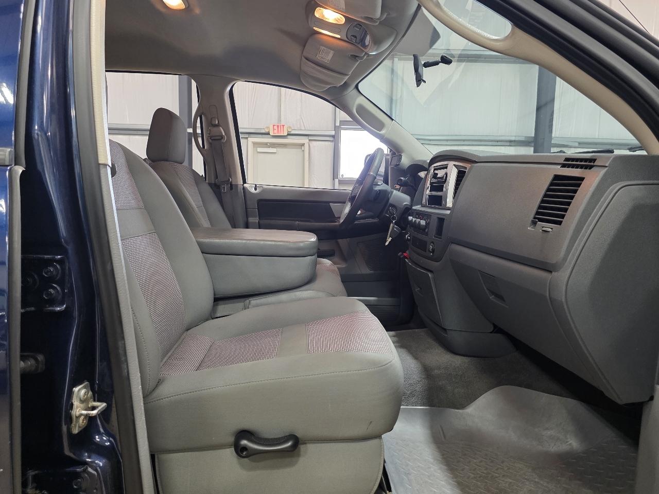 Dodge Ram 2500 4WD Quad Cab 140.5" SLT 2007