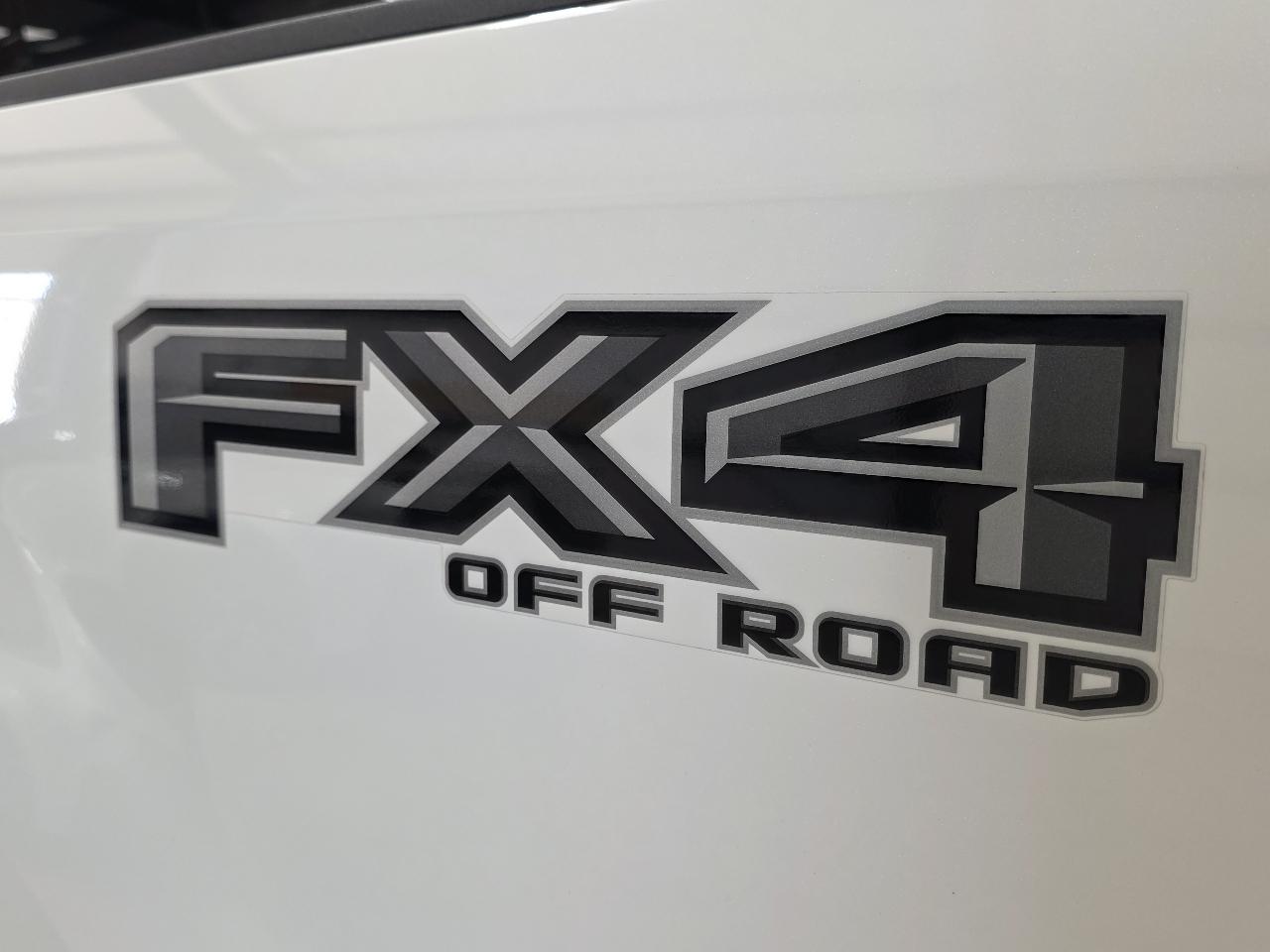 Ford Super Duty F-250 SRW Lariat 4WD Crew Cab 6.75' Box 2022