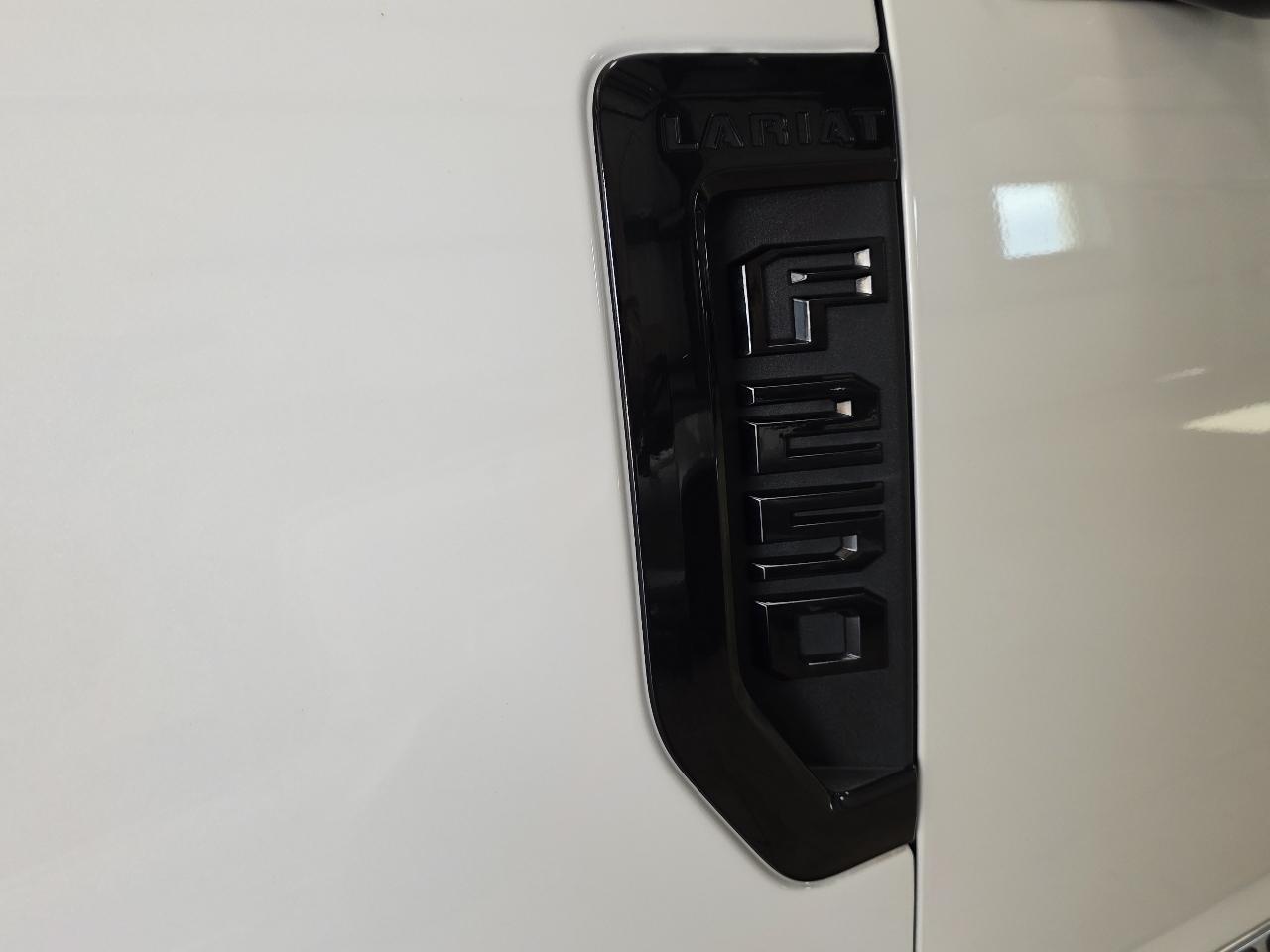 Ford Super Duty F-250 SRW Lariat 4WD Crew Cab 6.75' Box 2022