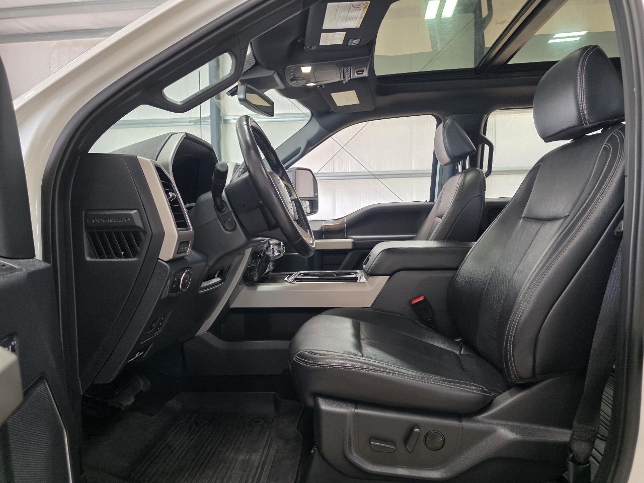 Ford Super Duty F-250 SRW Lariat 4WD Crew Cab 6.75' Box 2022