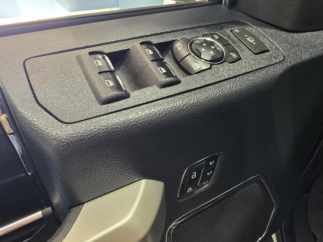 Ford Super Duty F-250 SRW Lariat 4WD Crew Cab 6.75' Box 2022