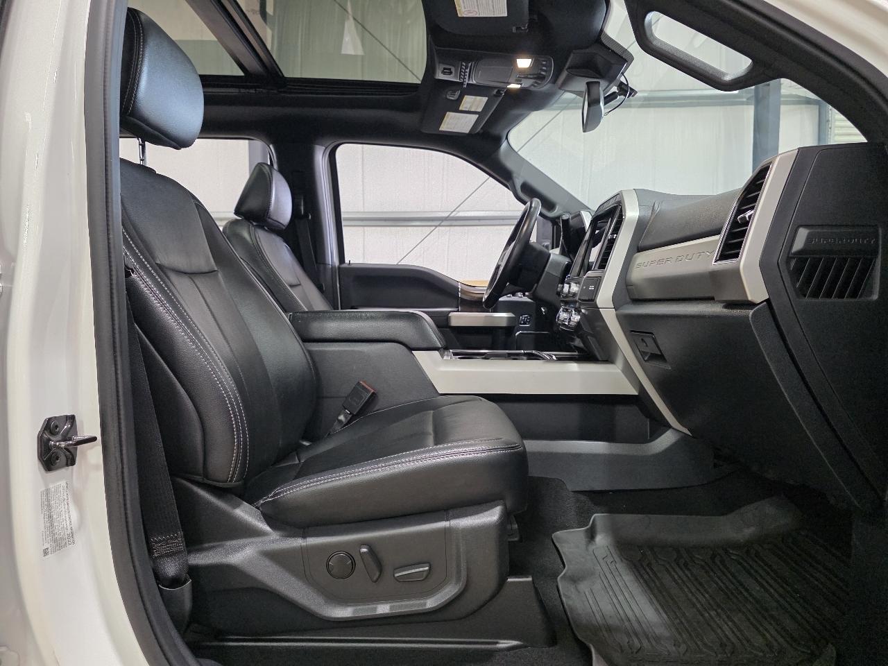 Ford Super Duty F-250 SRW Lariat 4WD Crew Cab 6.75' Box 2022