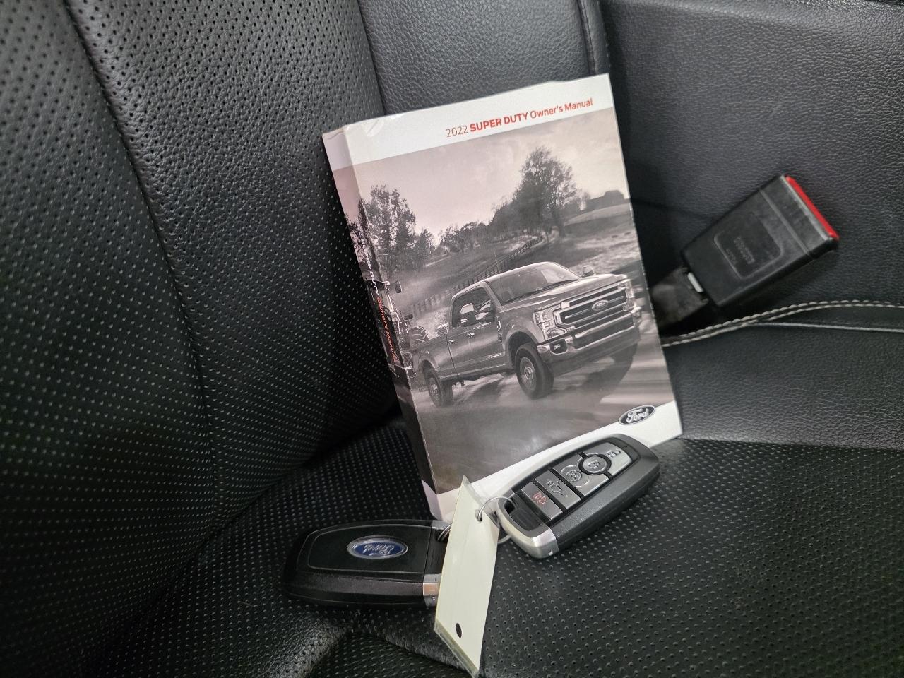 Ford Super Duty F-250 SRW Lariat 4WD Crew Cab 6.75' Box 2022