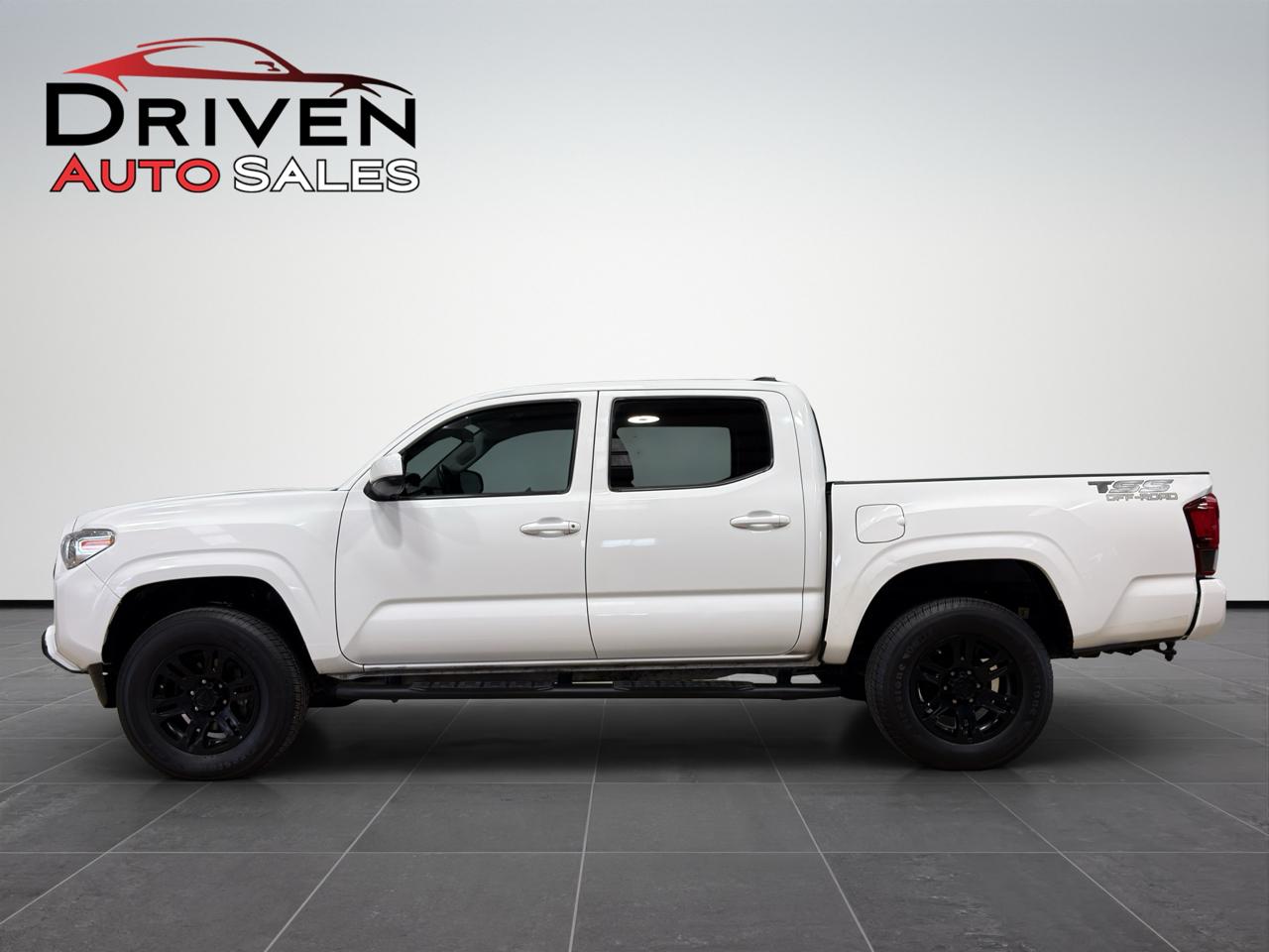 Toyota Tacoma 4WD SR Double Cab 5' Bed V6 AT (Natl) 2022