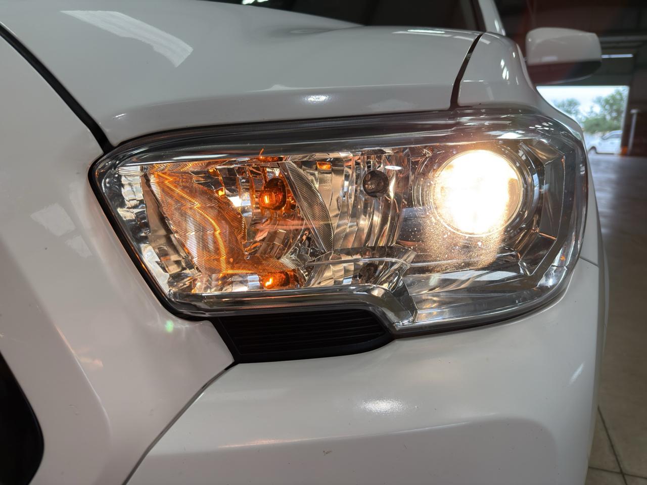 Toyota Tacoma 4WD SR Double Cab 5' Bed V6 AT (Natl) 2022