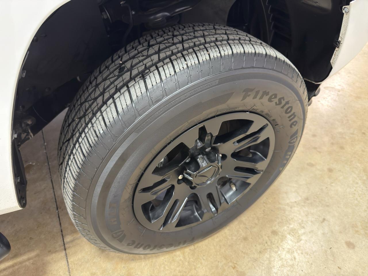 Toyota Tacoma 4WD SR Double Cab 5' Bed V6 AT (Natl) 2022