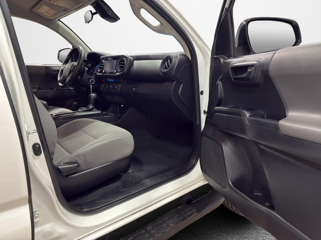 Toyota Tacoma 4WD SR Double Cab 5' Bed V6 AT (Natl) 2022