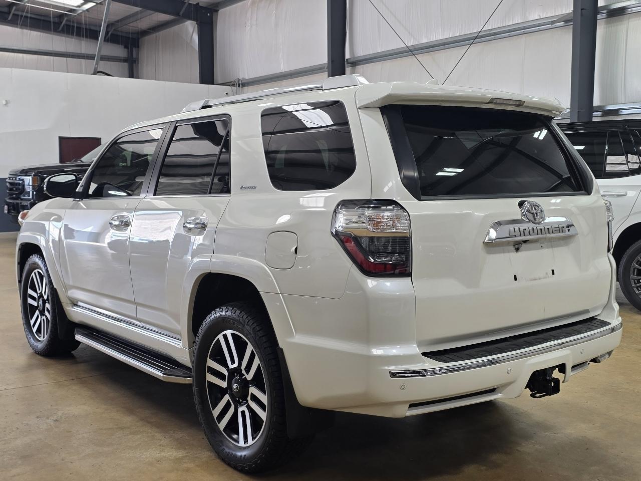 Toyota 4Runner Limited 4WD V6 2020