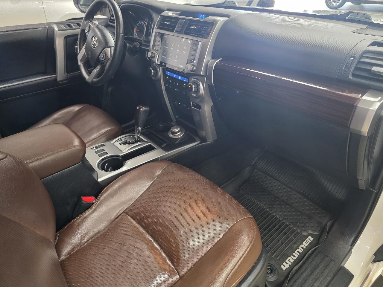 Toyota 4Runner Limited 4WD V6 2020