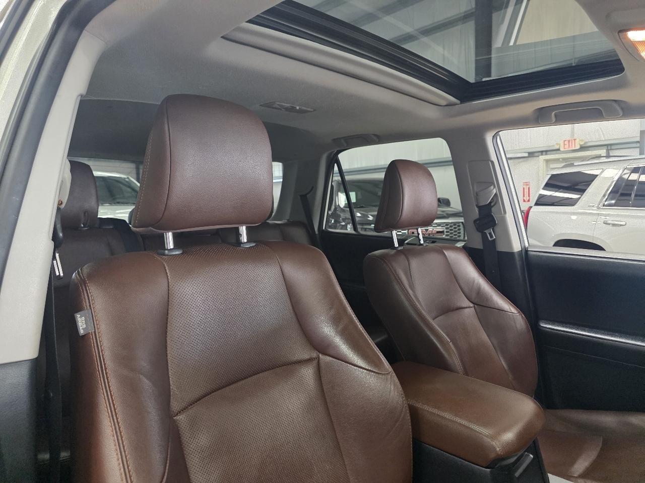 Toyota 4Runner Limited 4WD V6 2020