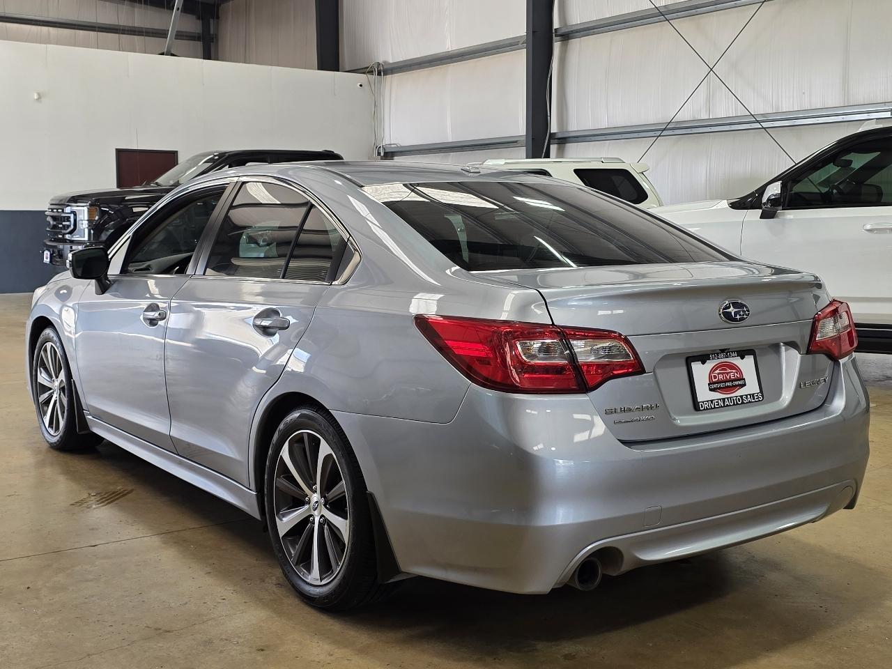 Subaru Legacy 4dr Sdn 2.5i Limited 2015