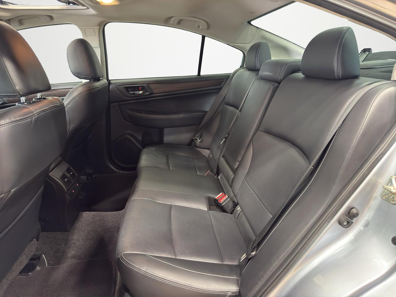 Subaru Legacy 4dr Sdn 2.5i Limited 2015
