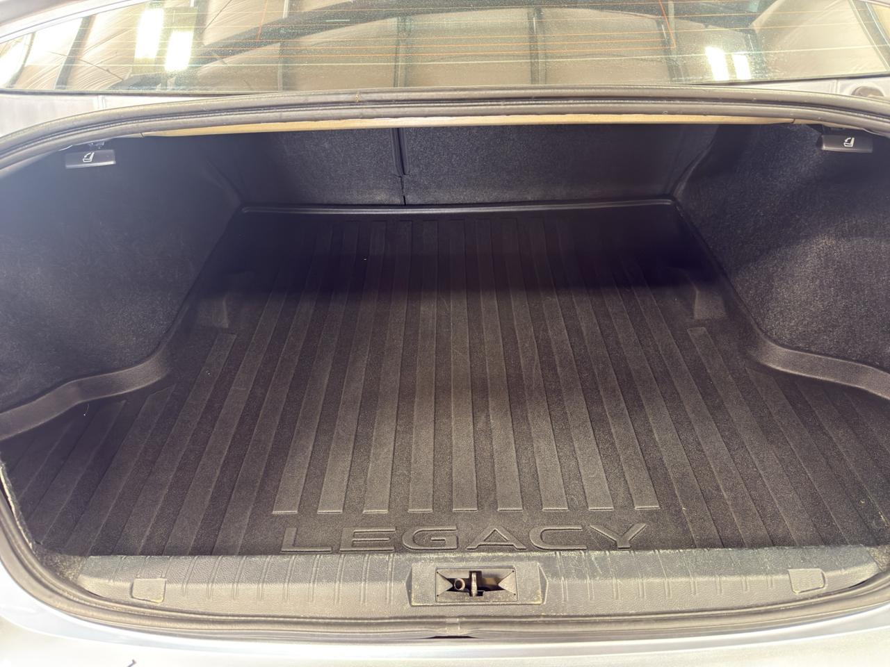Subaru Legacy 4dr Sdn 2.5i Limited 2015