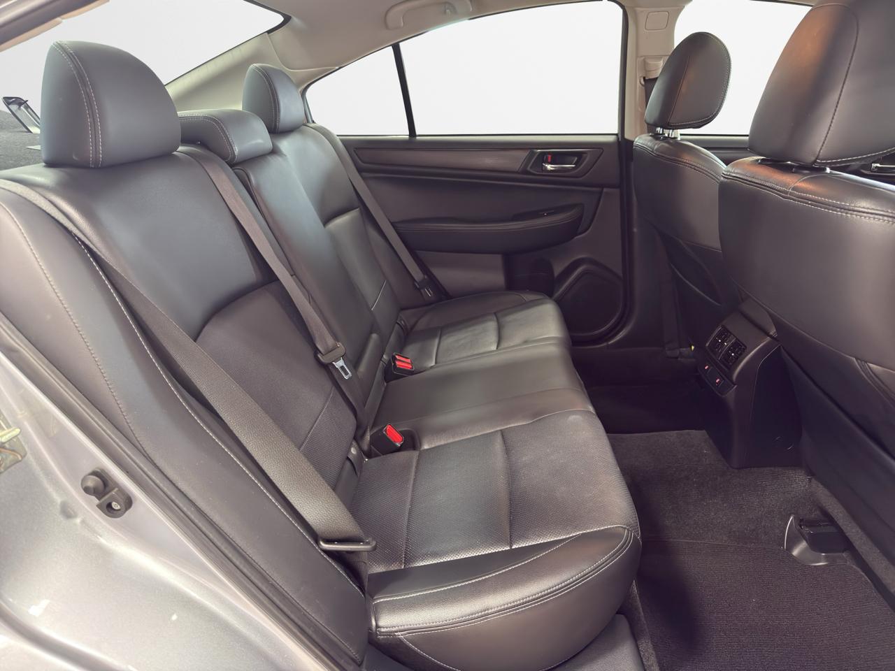 Subaru Legacy 4dr Sdn 2.5i Limited 2015