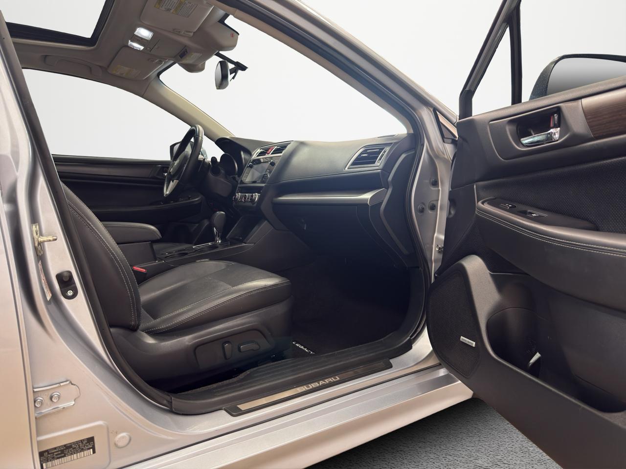 Subaru Legacy 4dr Sdn 2.5i Limited 2015