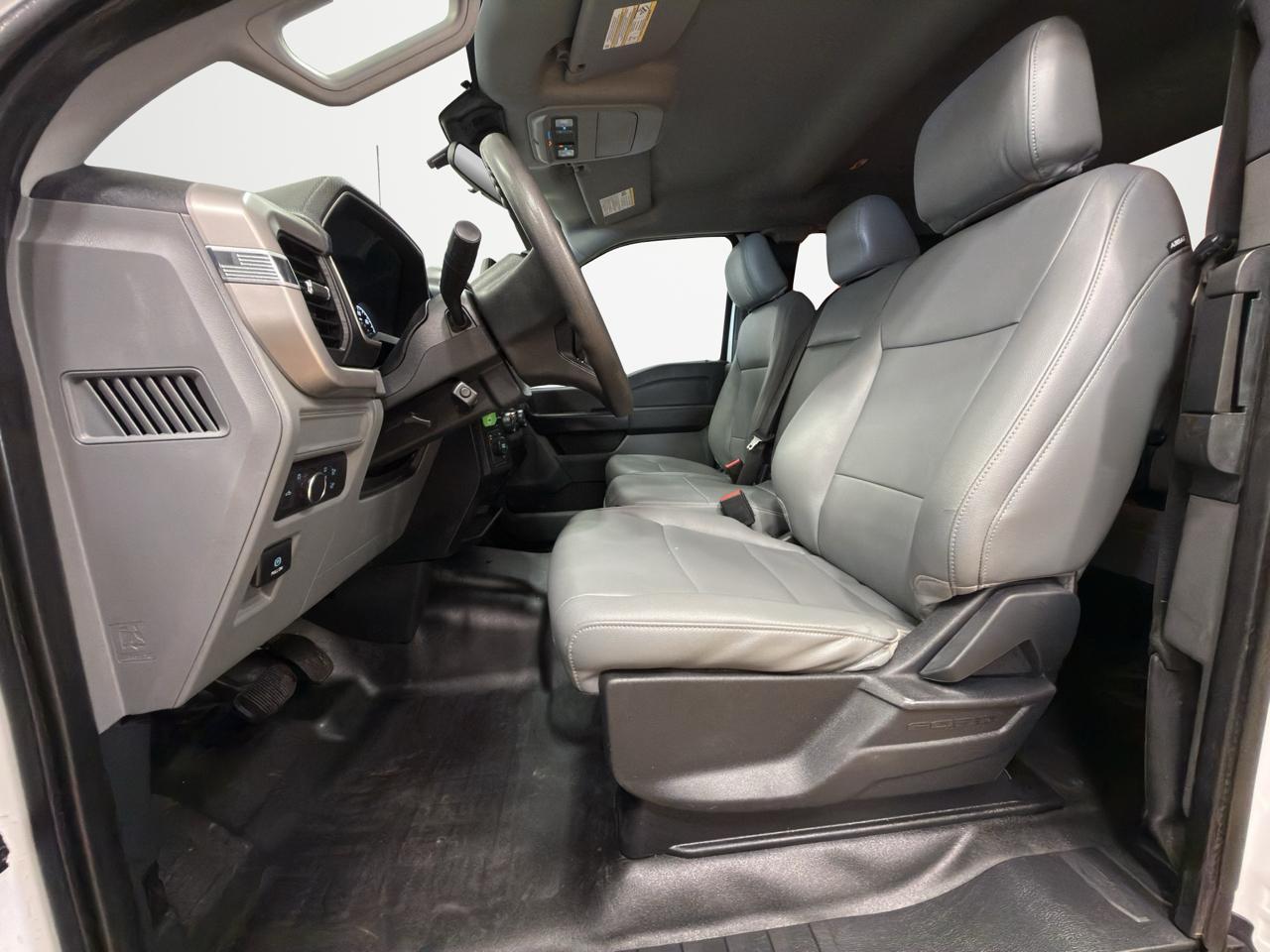 Ford F-150 XL SuperCab Short Bed 4WD 2022