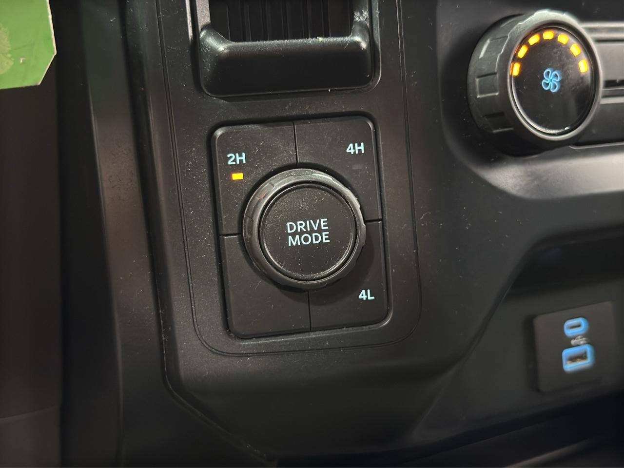 Ford F-150 XL SuperCab Short Bed 4WD 2022