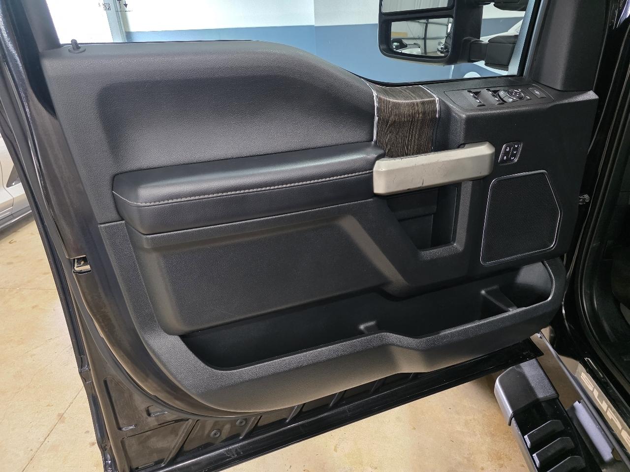 Ford Super Duty F-250 SRW Lariat 4WD Crew Cab 6.75' Box 2021