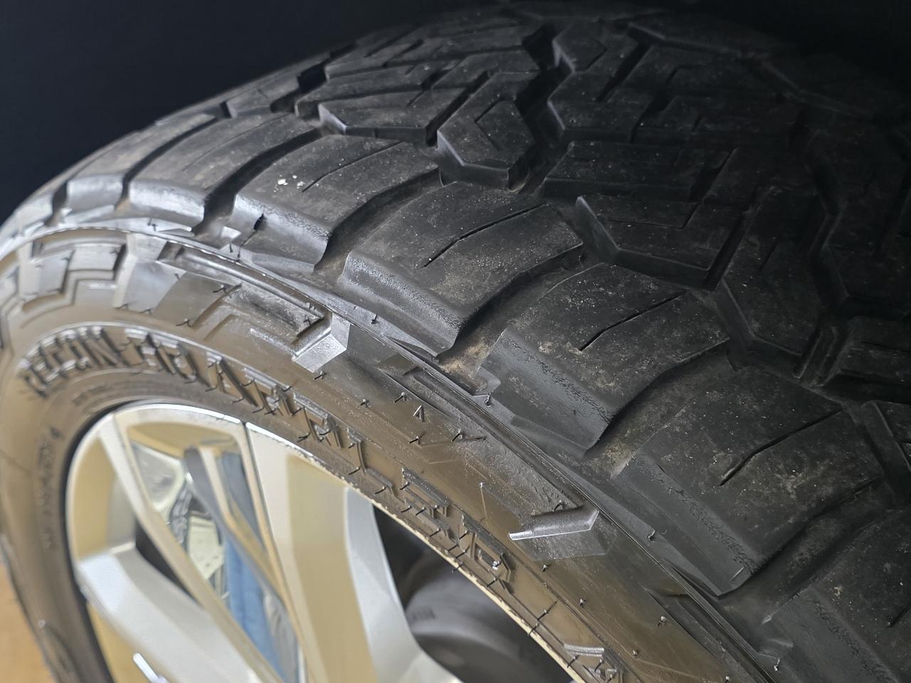 Chevrolet Suburban 4WD 4dr High Country 2021