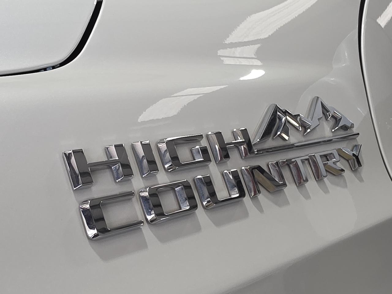 Chevrolet Suburban 4WD 4dr High Country 2021