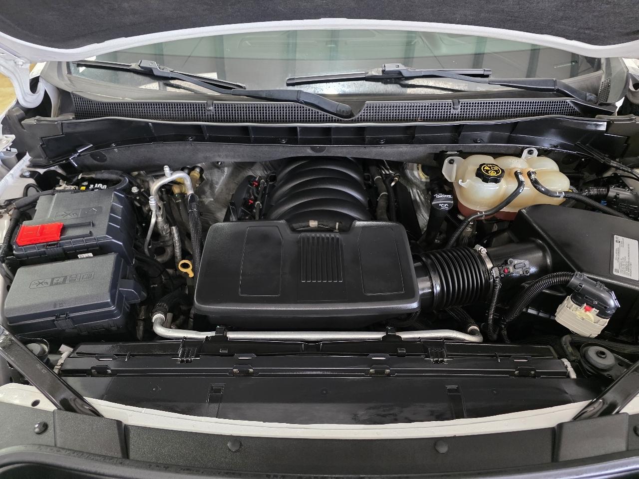 Chevrolet Suburban 4WD 4dr High Country 2021