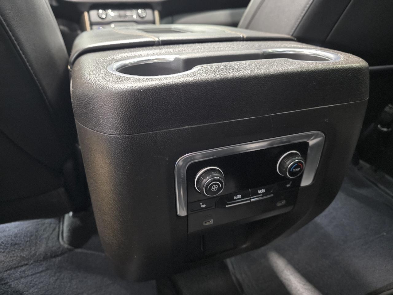 Chevrolet Suburban 4WD 4dr High Country 2021