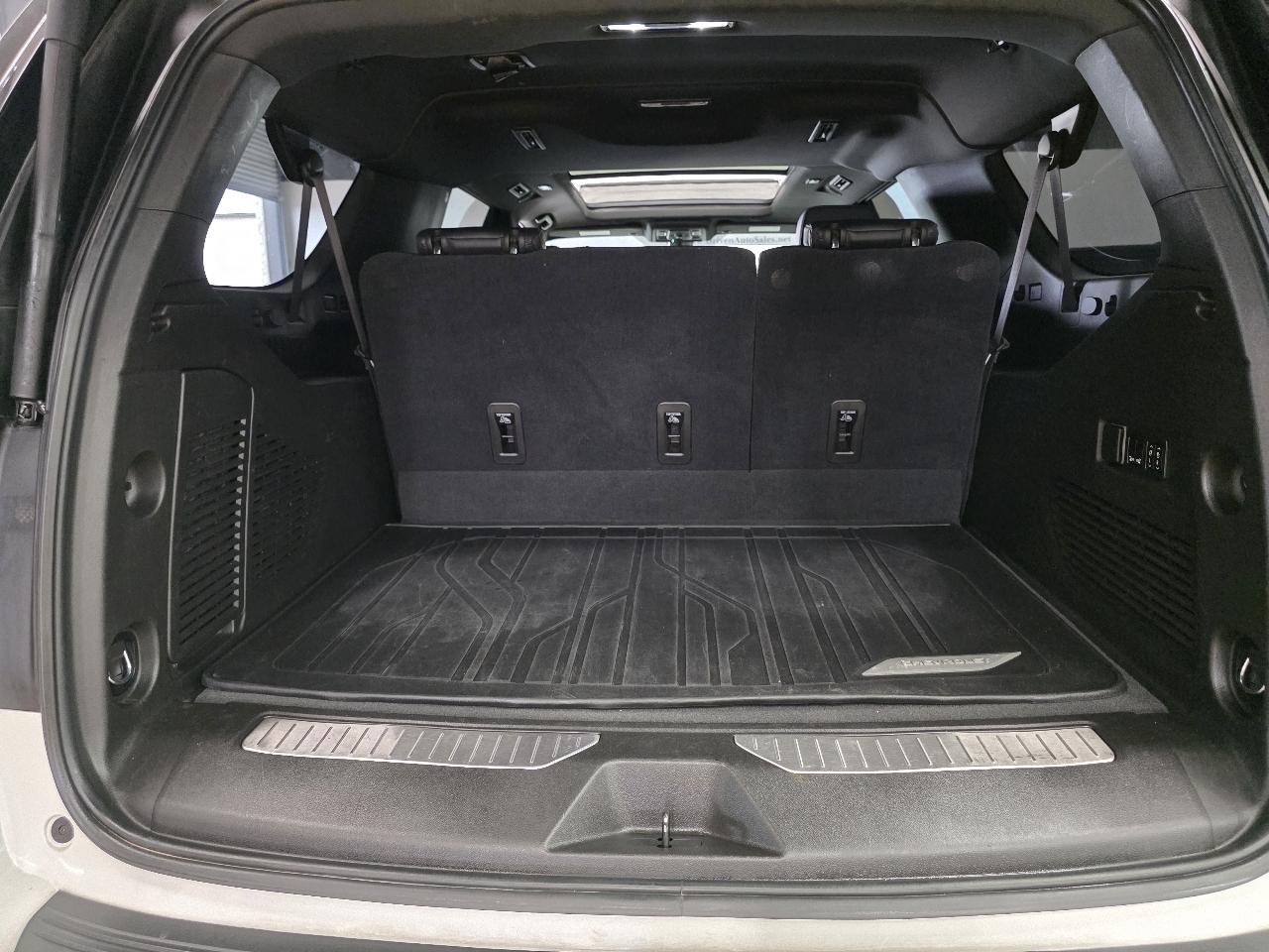 Chevrolet Suburban 4WD 4dr High Country 2021