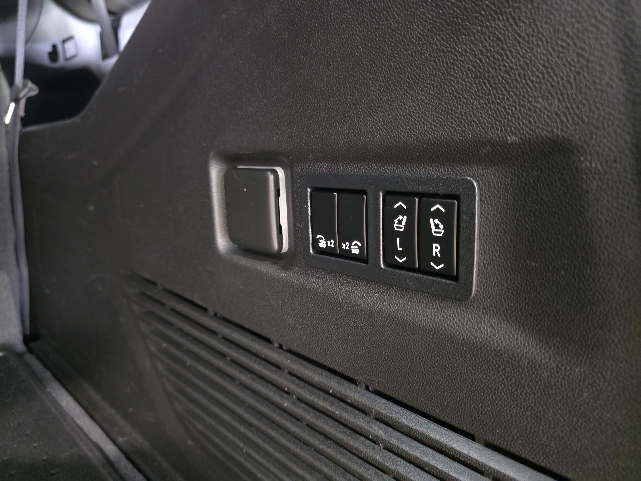 Chevrolet Suburban 4WD 4dr High Country 2021