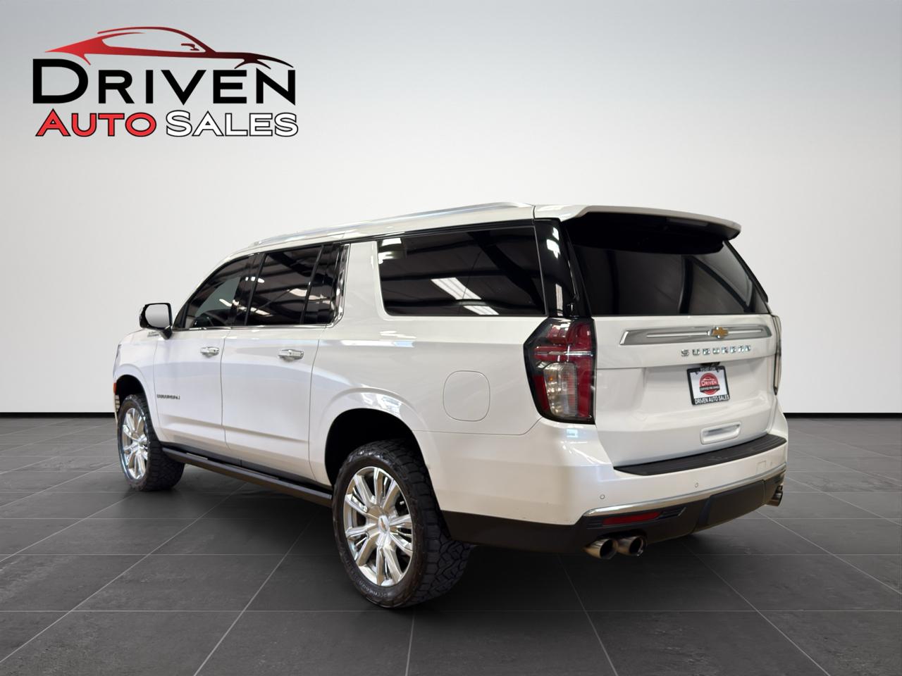 Chevrolet Suburban 4WD 4dr High Country 2021
