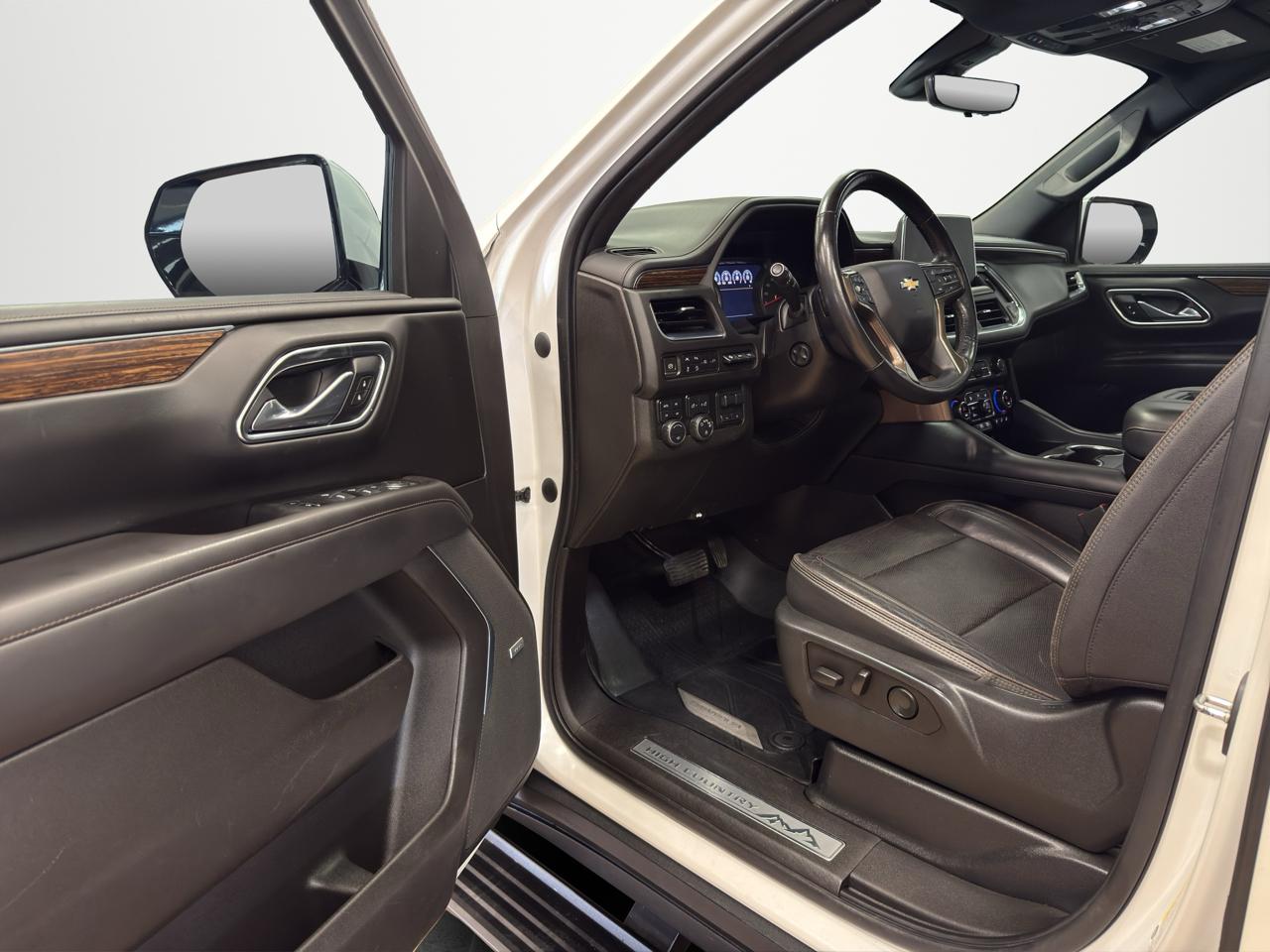 Chevrolet Suburban 4WD 4dr High Country 2021