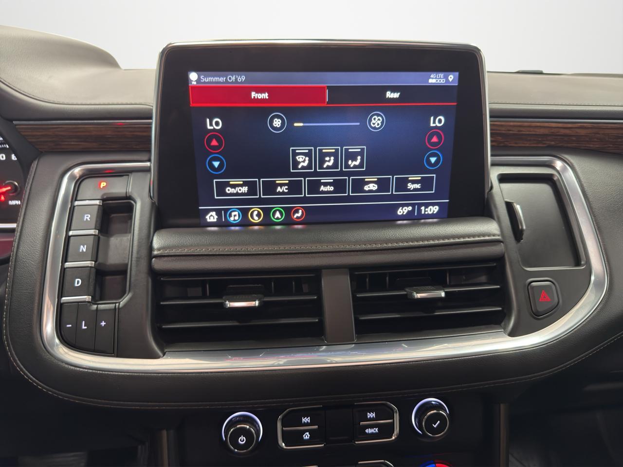 Chevrolet Suburban 4WD 4dr High Country 2021
