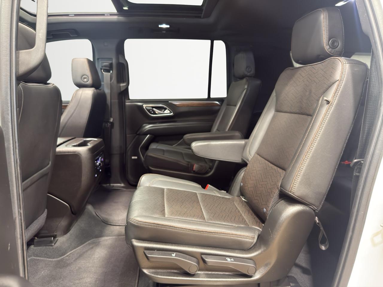 Chevrolet Suburban 4WD 4dr High Country 2021