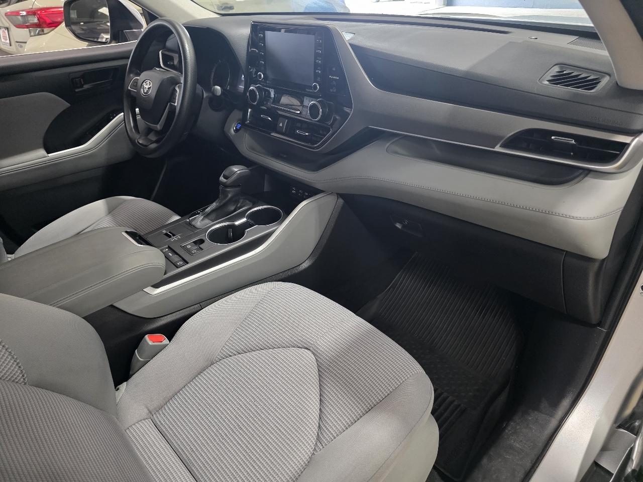 Toyota Highlander L FWD (Natl) 2022